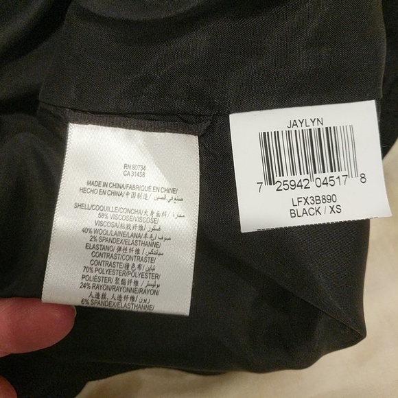 BCBG black pencil skirt, size XS. Dry Clean only. - Picture 4 of 5